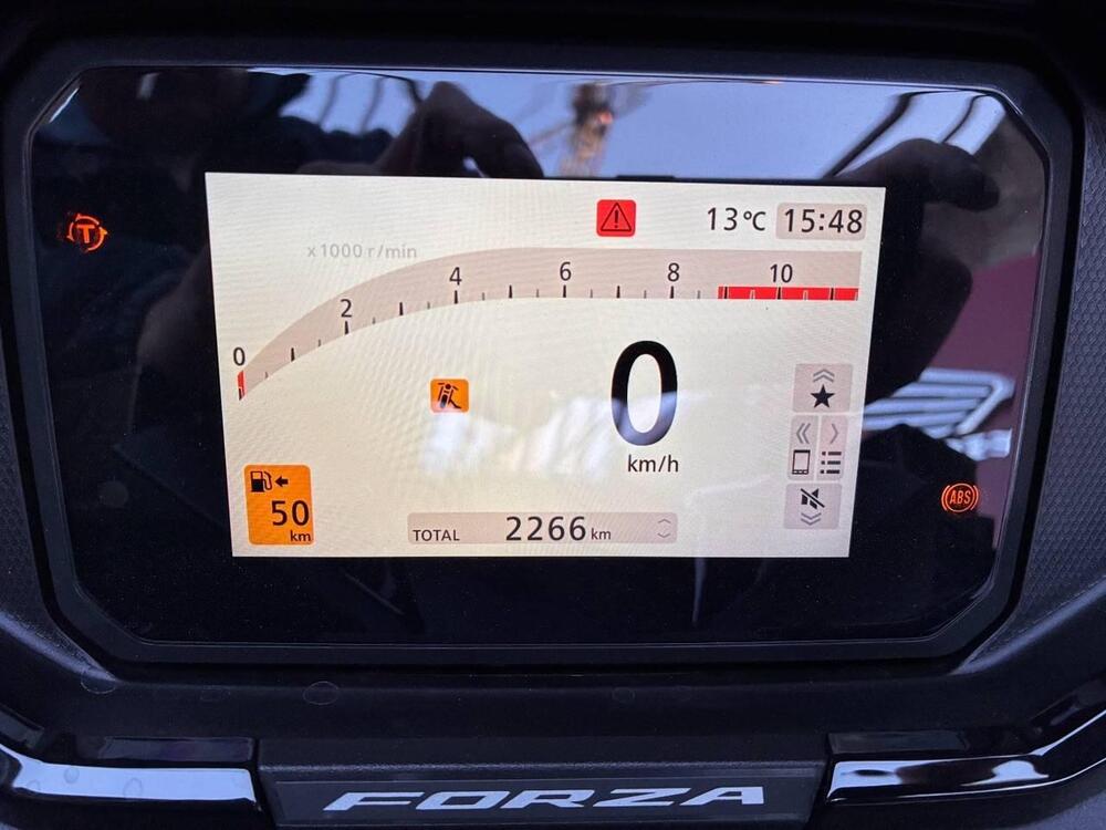 Honda Forza 350 Deluxe (2025) (3)