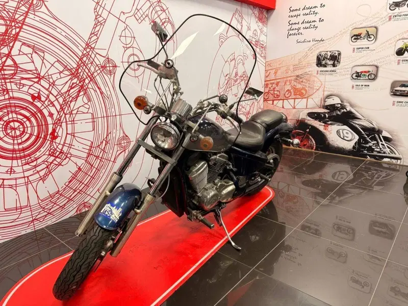 Honda VT 600 C Shadow (1989 - 02) (4)