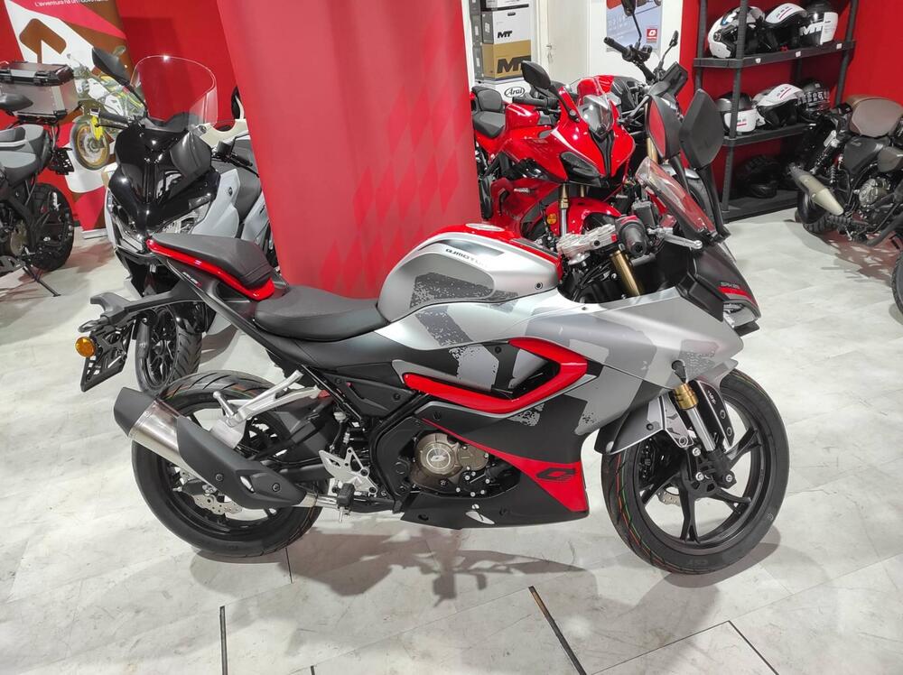 QJ Motor SRK 125 R (2025) (2)