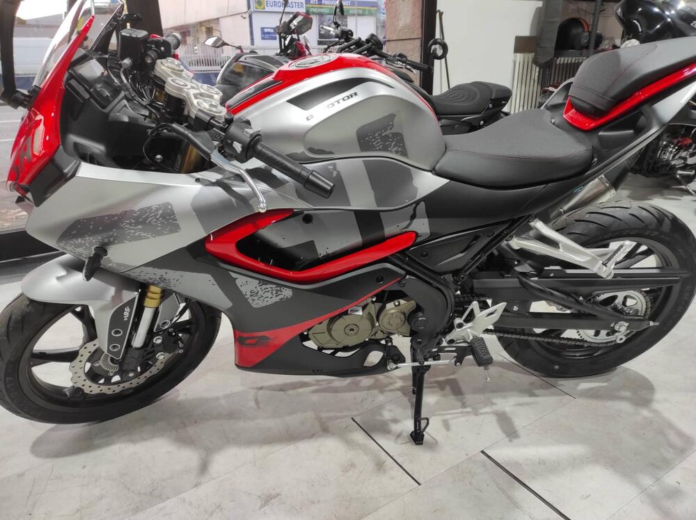 QJ Motor SRK 125 R (2025)