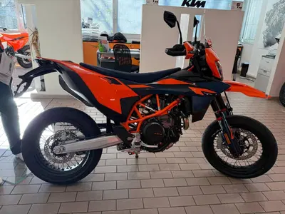 KTM 690 SMC R (2026) nuova