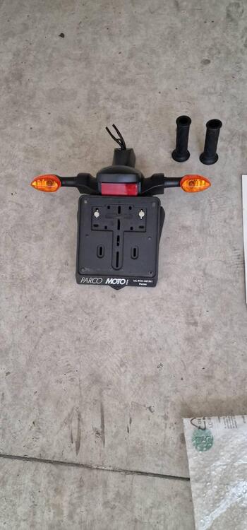 Yamaha R1 modello 2008/2010 (4)