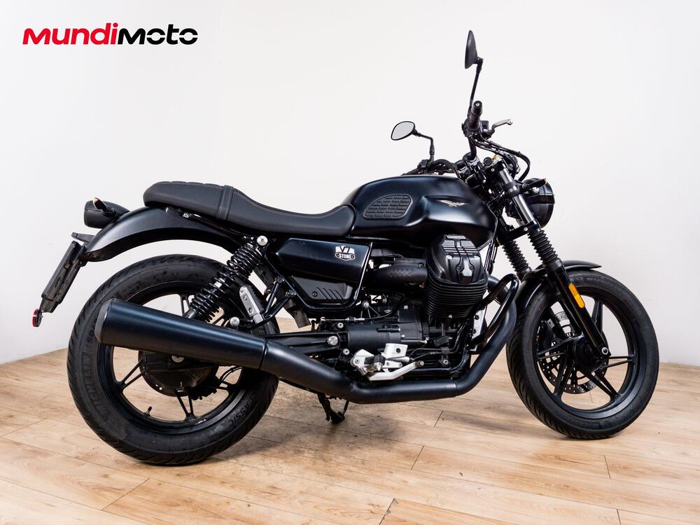 Moto Guzzi V7 III Stone (2017 - 20) (3)