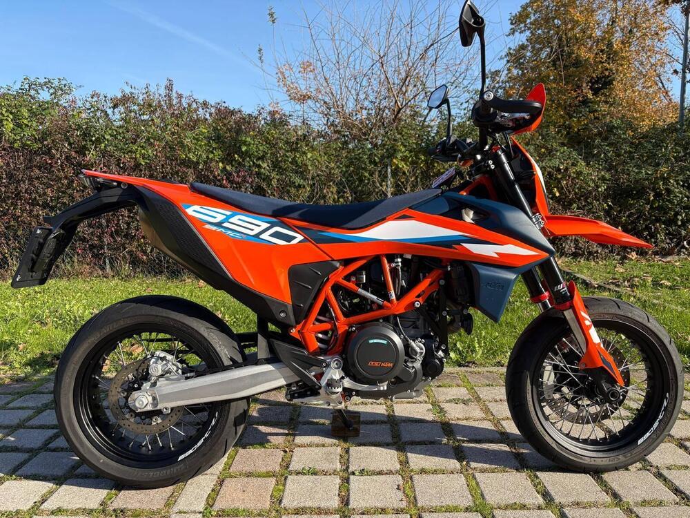 KTM 690 SMC R (2023 - 25) (2)