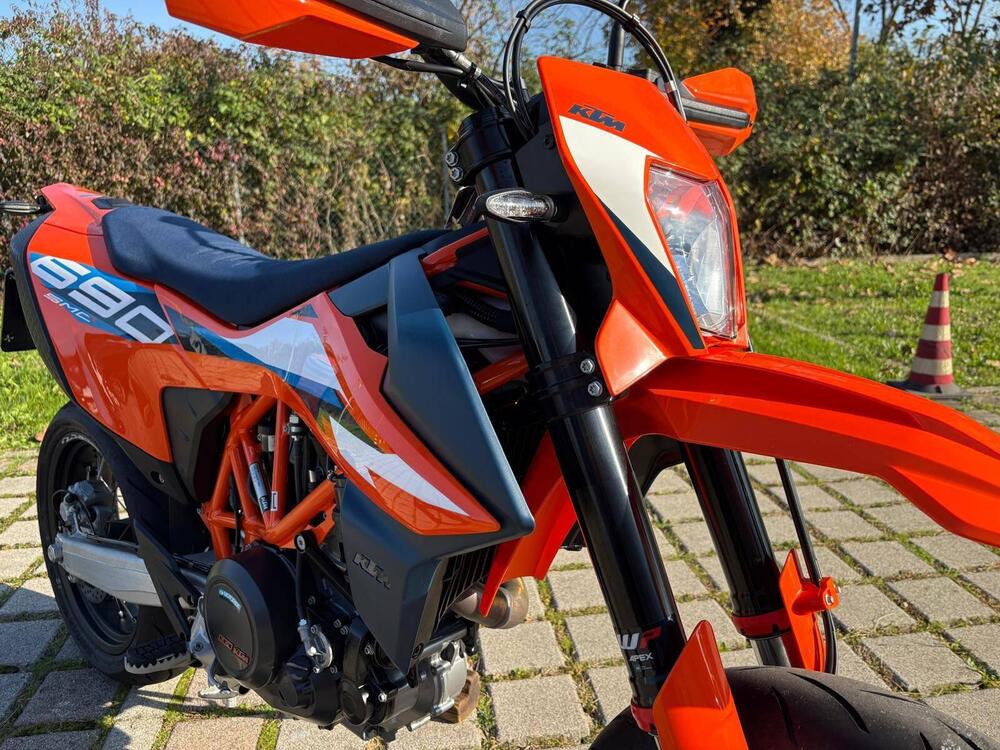 KTM 690 SMC R (2023 - 25) (3)
