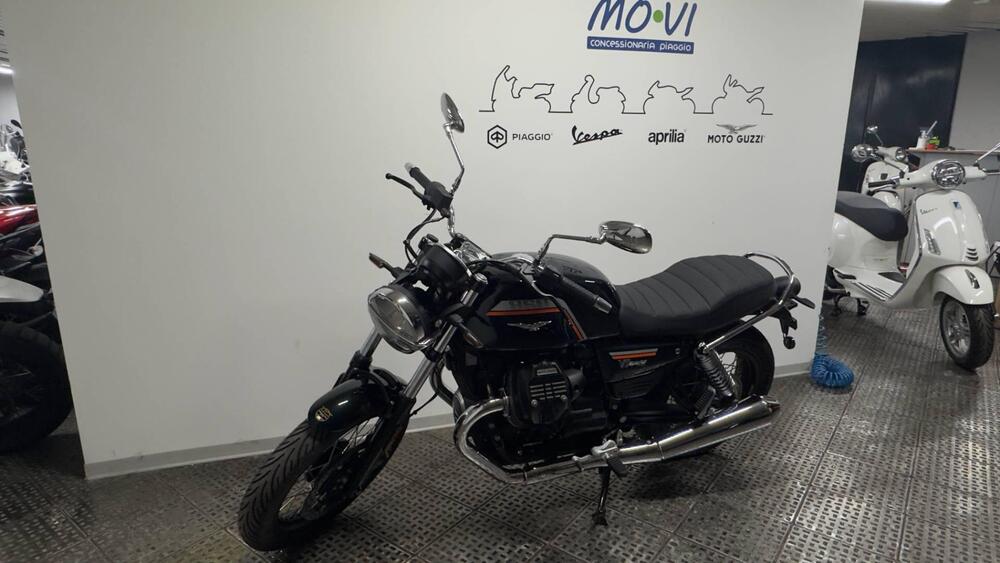 Moto Guzzi V7 Special (2025) (2)