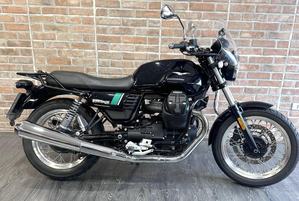 Moto Guzzi V7 III Special (2017 - 20) (4)