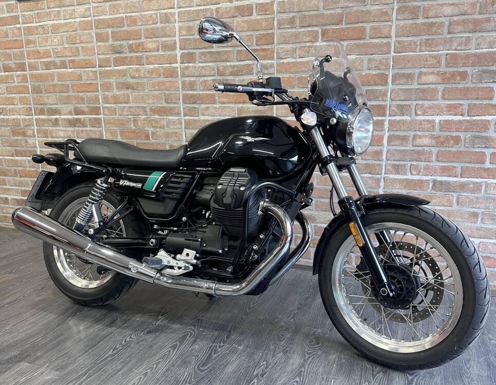 Moto Guzzi V7 III Special (2017 - 20) (3)