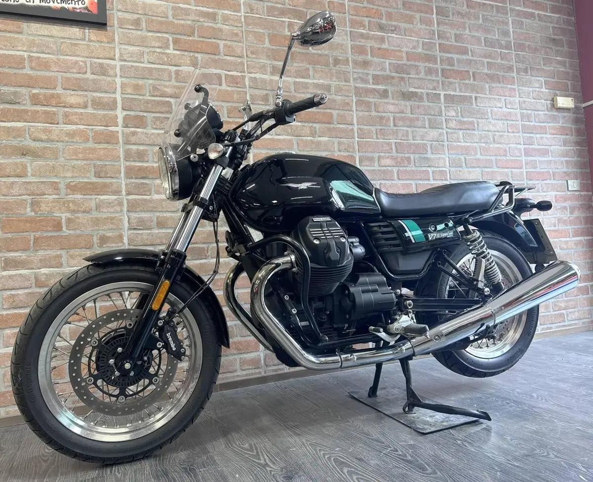 Moto Guzzi V7 III Special (2017 - 20) (17)