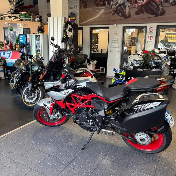 MV Agusta Turismo Veloce 800 Lusso (2021 - 22) (3)