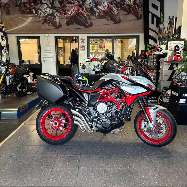 MV Agusta Turismo Veloce 800 Lusso (2021 - 22) (4)