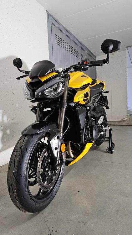 Triumph Street Triple 765 RS (2023 - 25) (2)