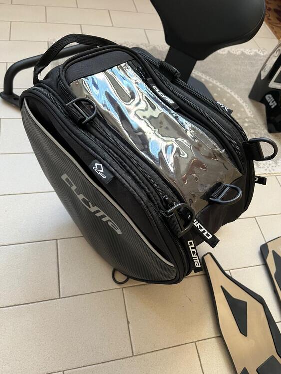 Accessori X Kymco Ak550 Givi (2)