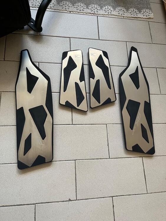 Accessori X Kymco Ak550 Givi (5)