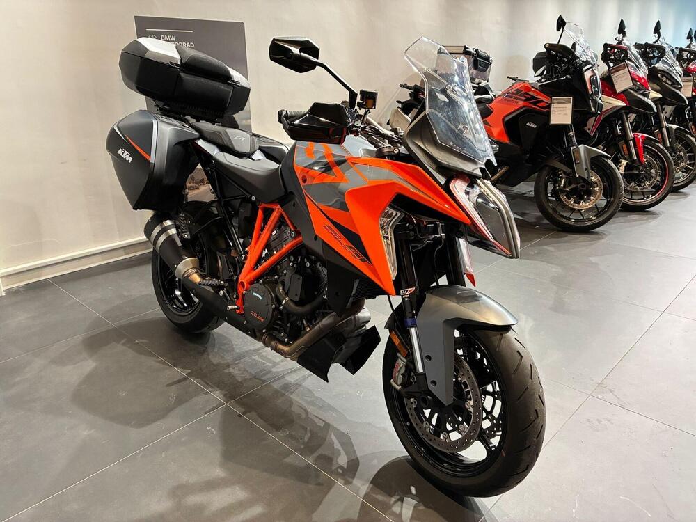 KTM 1290 Super Duke GT (2022 - 25) (2)