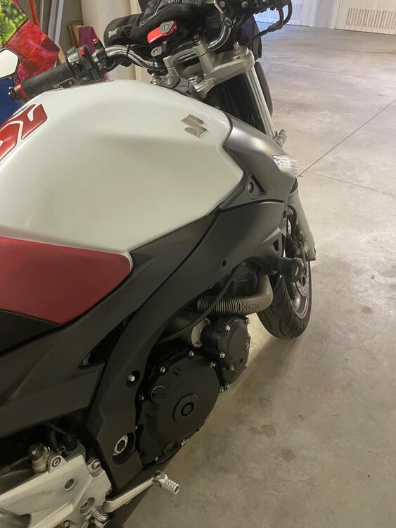 Suzuki GSR 600 (2006 - 11) (2)