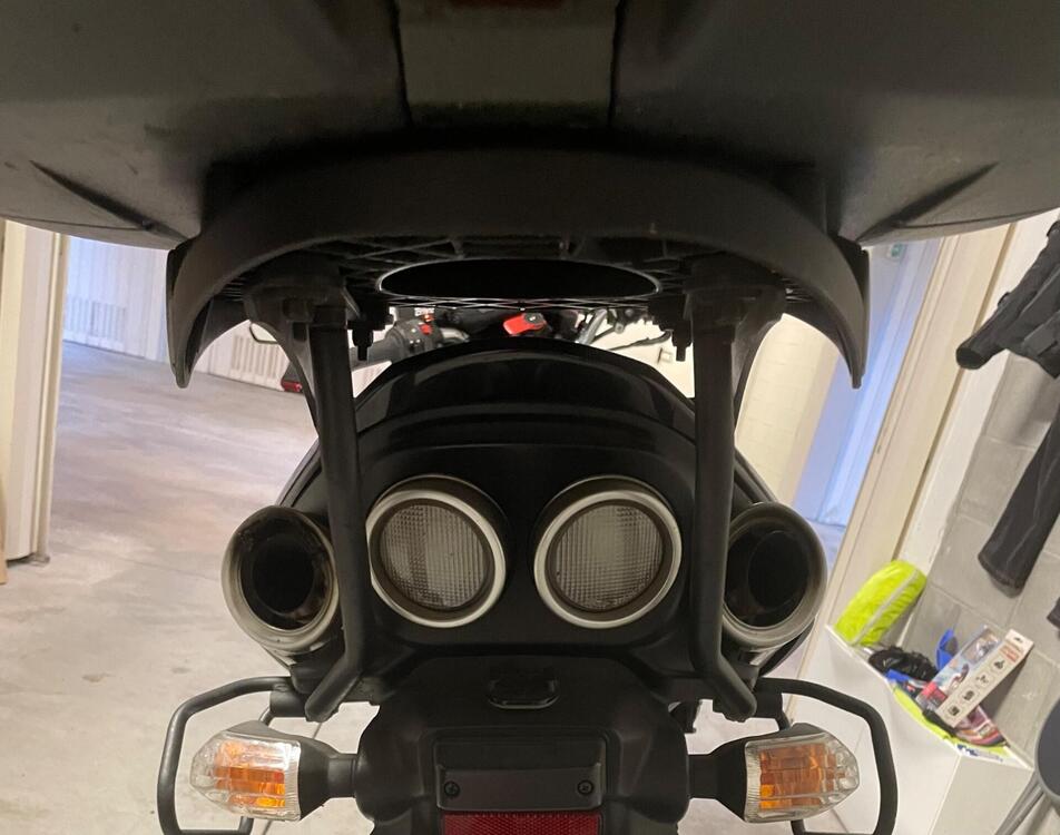 Suzuki GSR 600 (2006 - 11) (4)