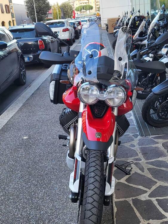 Moto Guzzi V85 TT Evocative Graphics (2021 - 23)