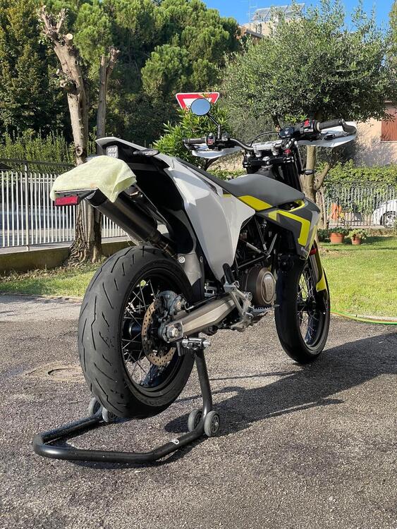 Husqvarna 701 Supermoto (2020) (3)