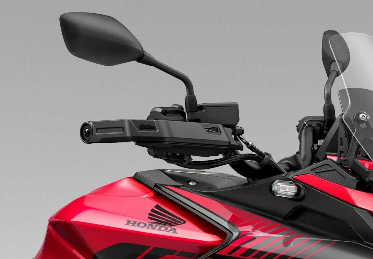 Honda CB 1000 GT 2026: la prova della crossover sportiva che punta al viaggio [VIDEO] (2)