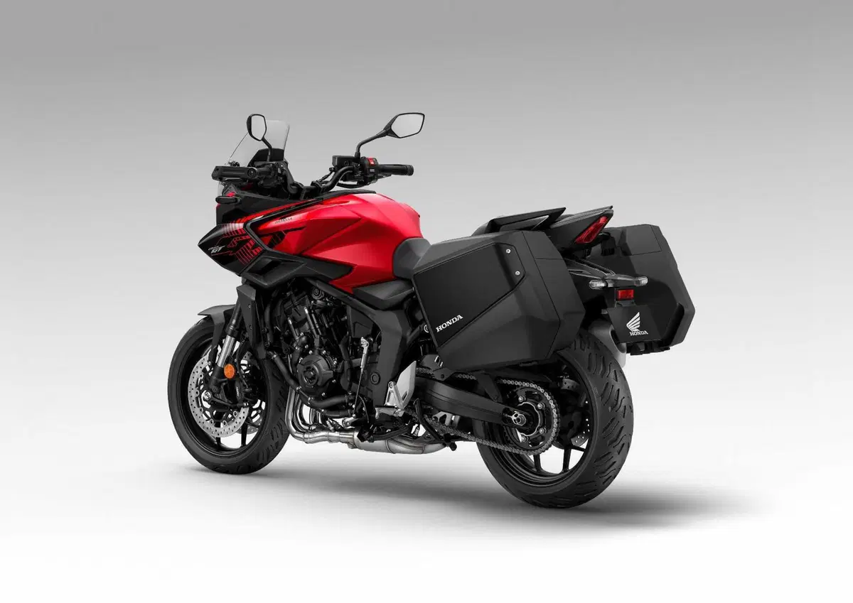 Honda CB 1000 GT 2026: la prova della crossover sportiva che punta al viaggio [VIDEO] (15)
