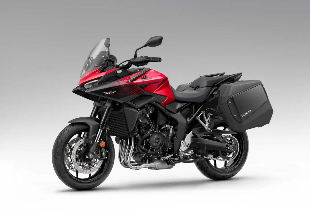Honda CB 1000 GT 2026: la prova della crossover sportiva che punta al viaggio [VIDEO] (16)