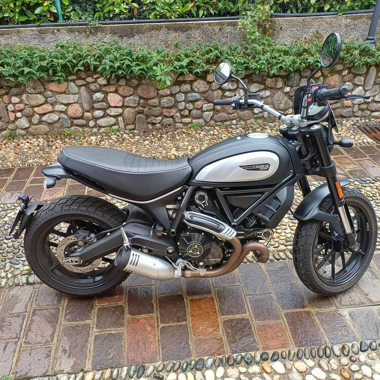 Ducati Scrambler 800 Icon Dark (2021 - 22) (2)