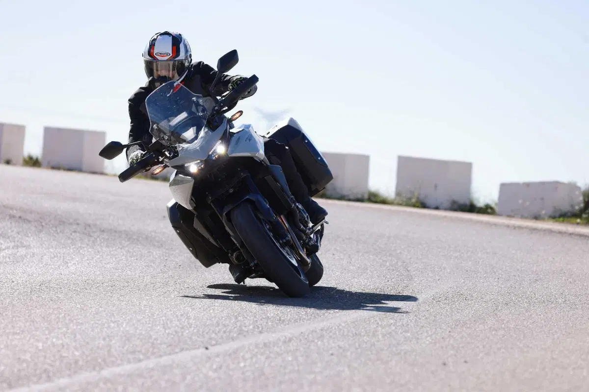Honda CB 1000 GT 2026: la prova della crossover sportiva che punta al viaggio [VIDEO] (3)