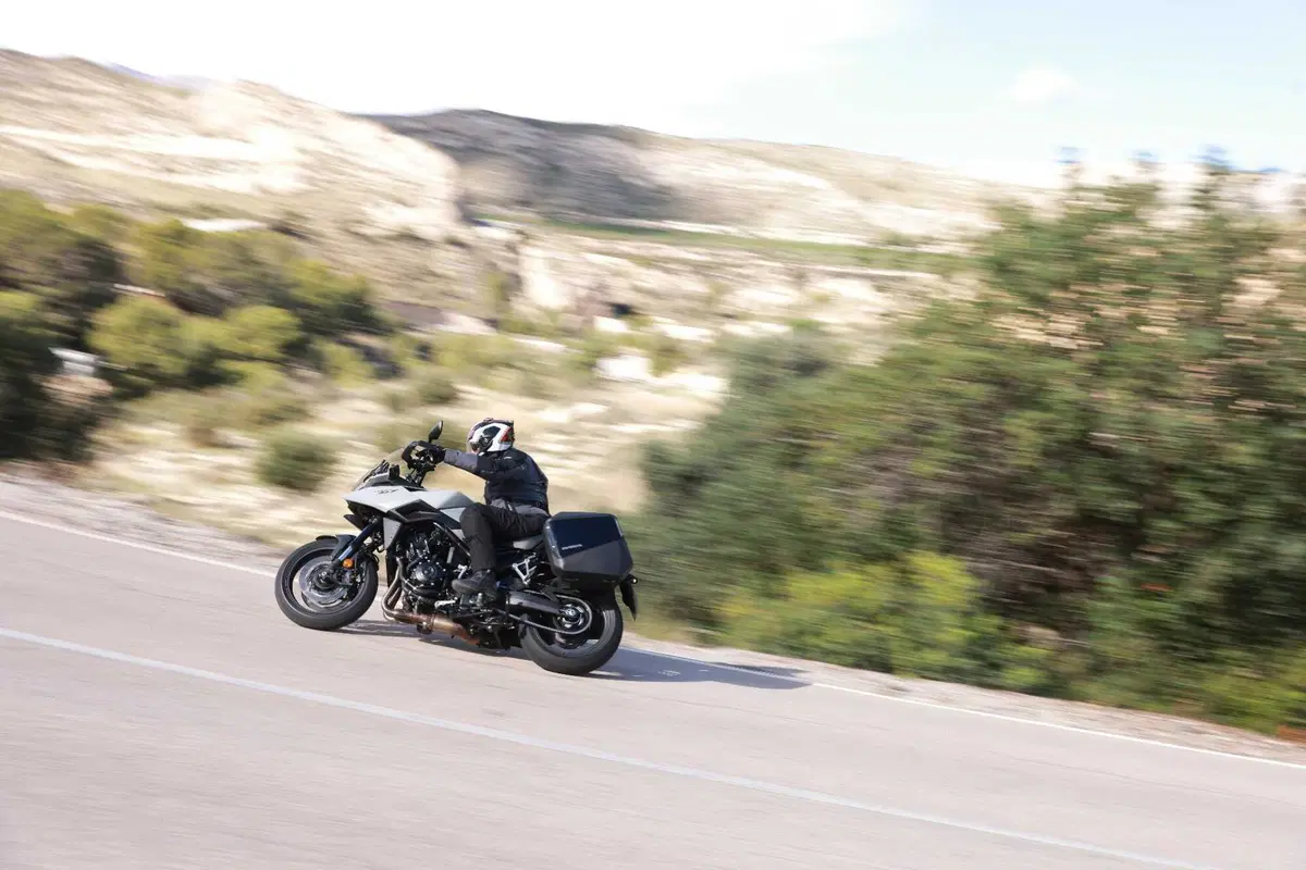 Honda CB 1000 GT 2026: la prova della crossover sportiva che punta al viaggio [VIDEO] (4)