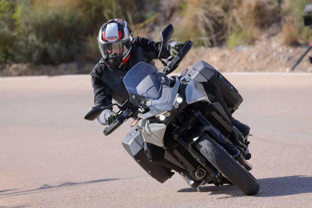 Honda CB 1000 GT 2026: la prova della crossover sportiva che punta al viaggio [VIDEO] (7)