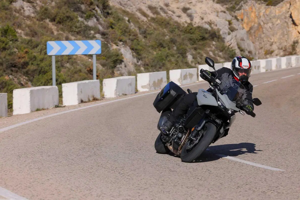 Honda CB 1000 GT 2026: la prova della crossover sportiva che punta al viaggio [VIDEO] (11)