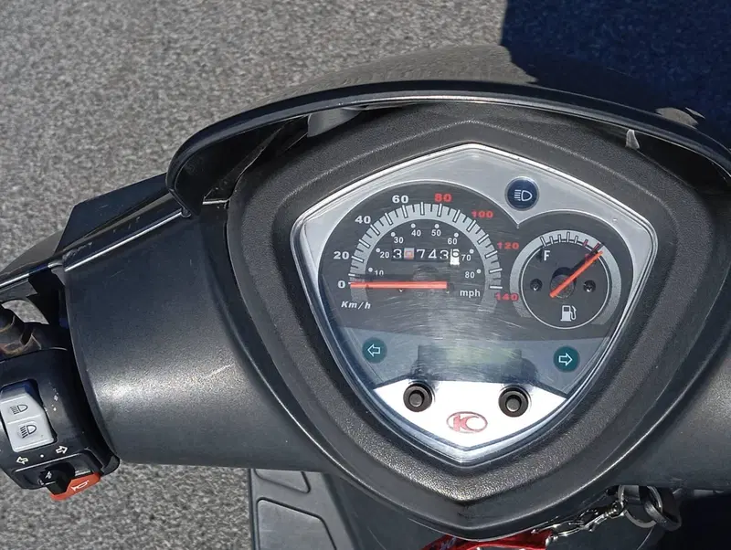 Kymco Agility 150 R16 (6)
