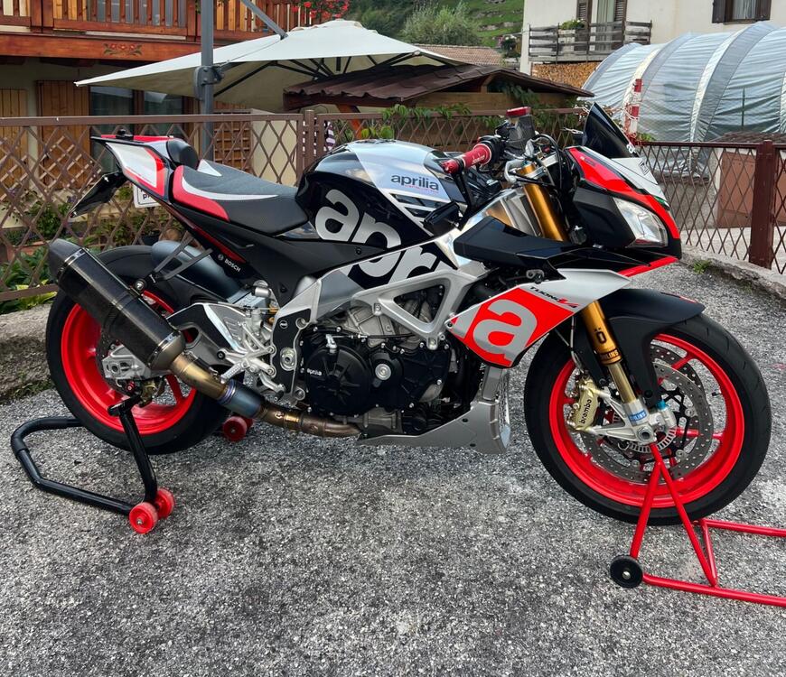 Aprilia Tuono V4 Factory (2015 - 17)