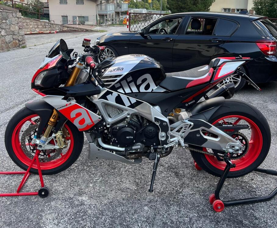 Aprilia Tuono V4 Factory (2015 - 17) (2)