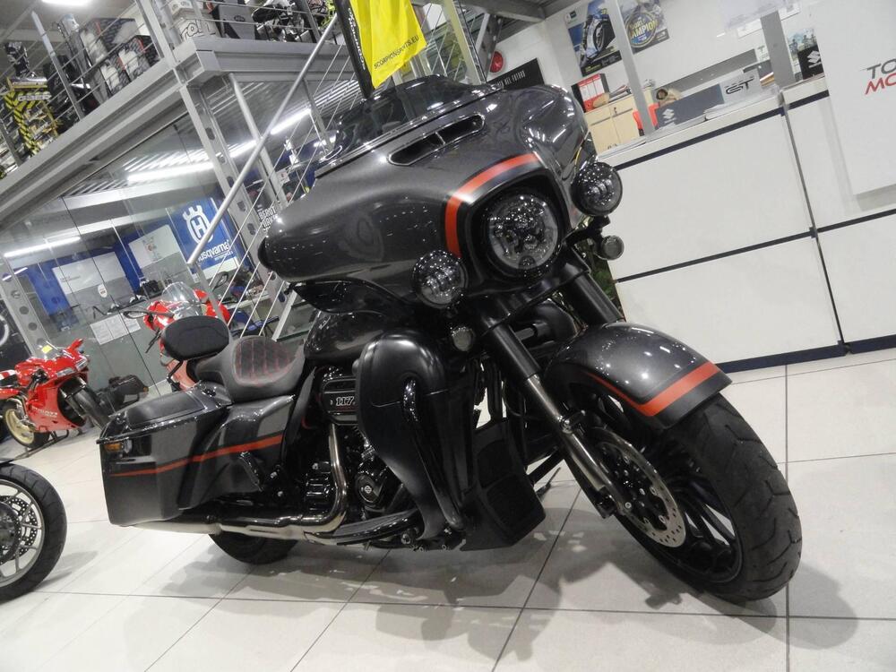 Harley-Davidson 117 Street Glide (2018 - 20) - FLHXSE (2)