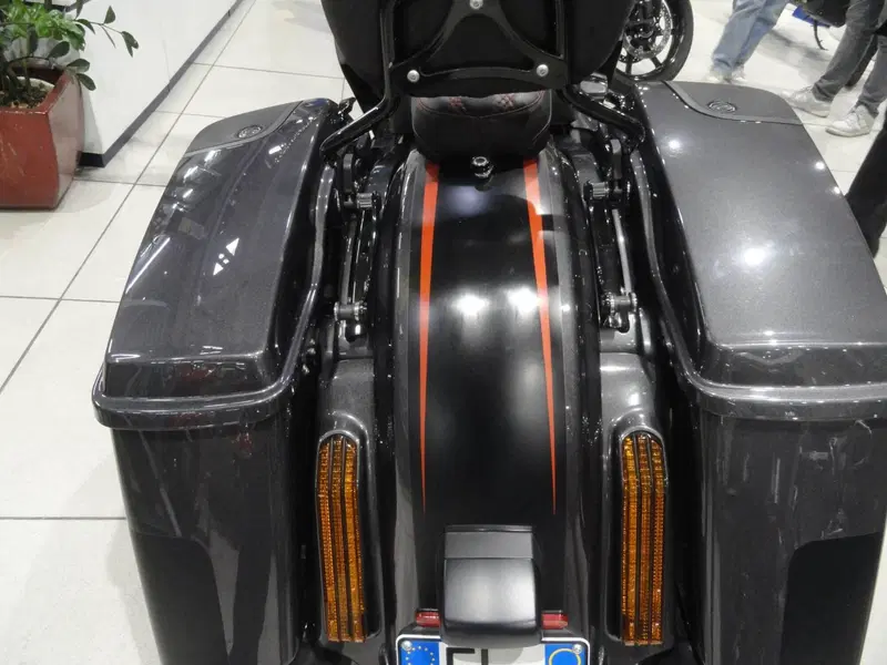 Harley-Davidson 117 Street Glide (2018 - 20) - FLHXSE (8)