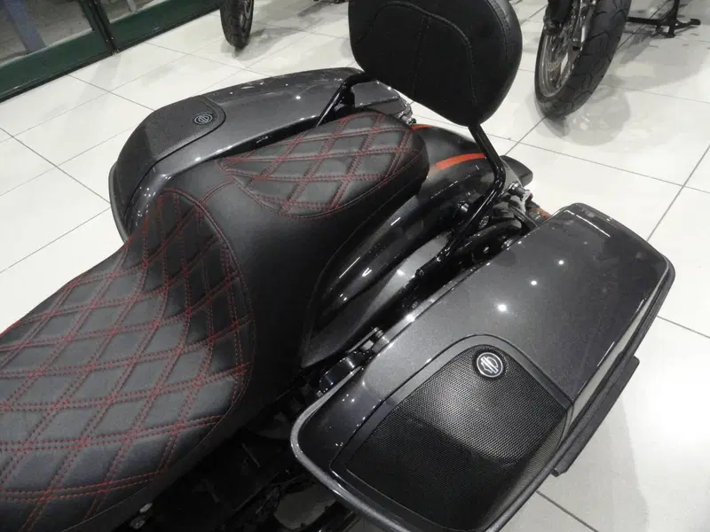 Harley-Davidson 117 Street Glide (2018 - 20) - FLHXSE (14)