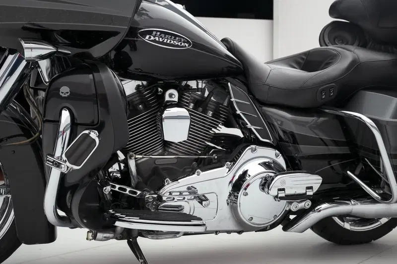 Harley-Davidson 1800 Road Glide Ultra (2011 - 12) - FLTRUSE (8)