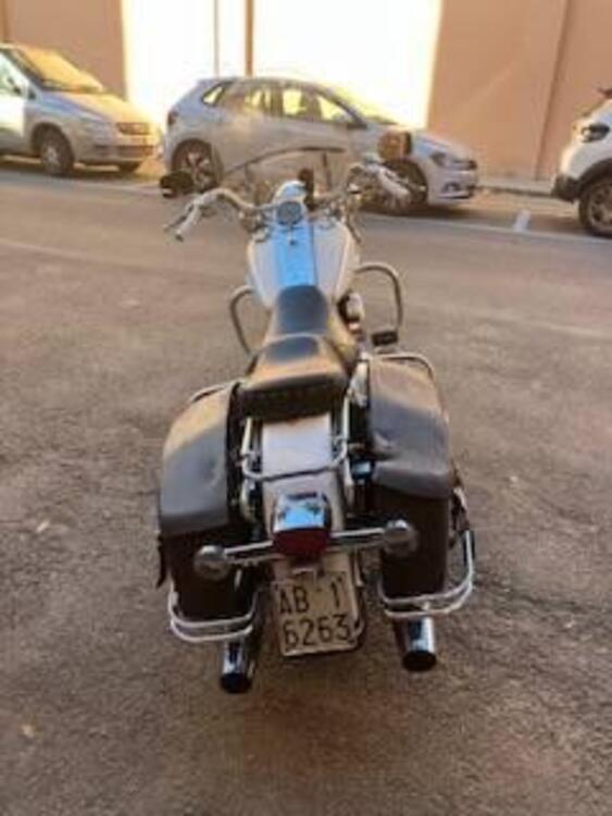 Harley-Davidson ROAD KING (2)