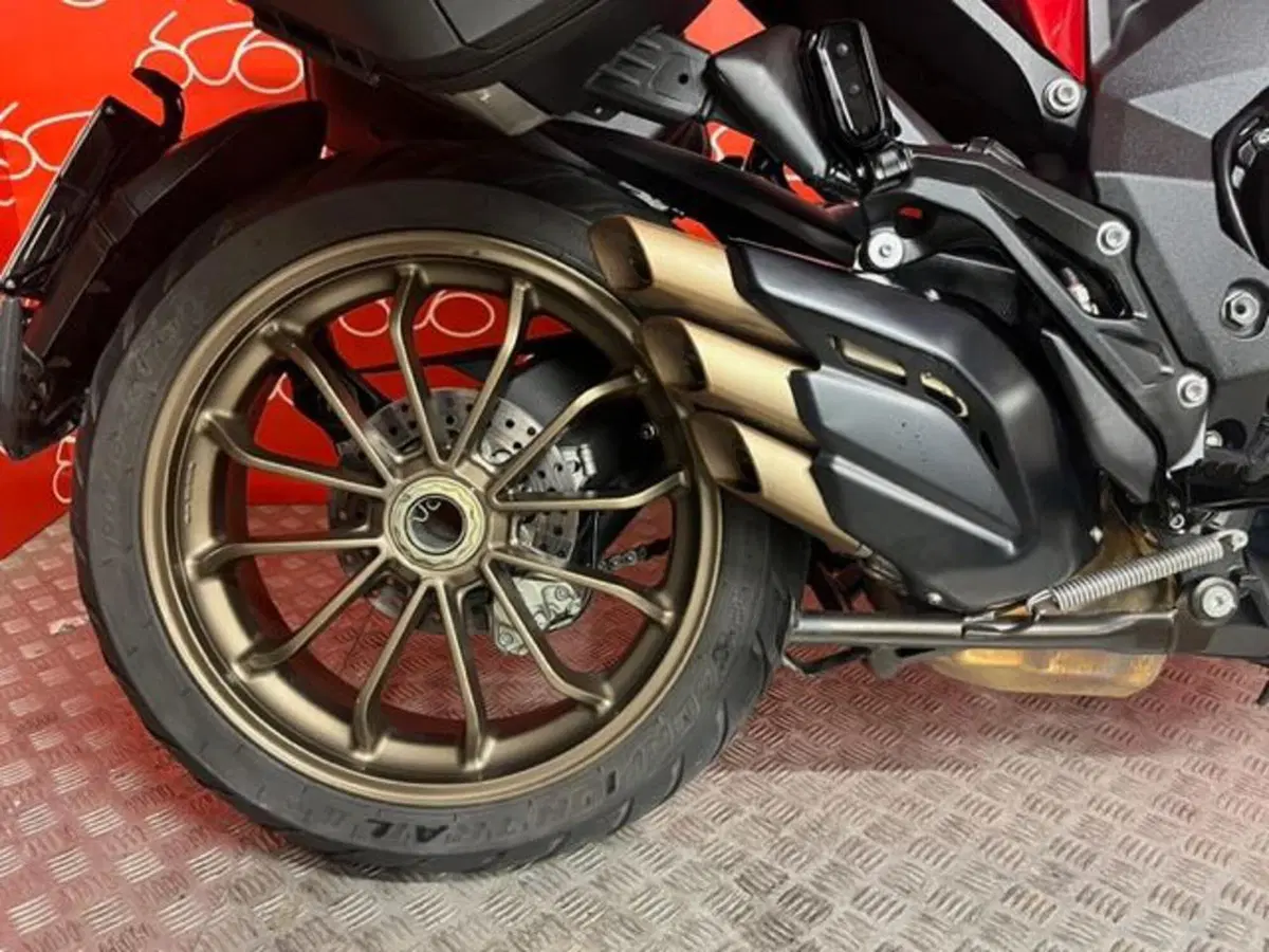 MV Agusta Turismo Veloce 800 Lusso (2021 - 22) (10)