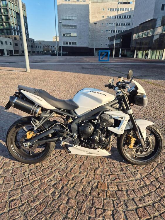 Triumph Street Triple R (2009 - 12) (2)