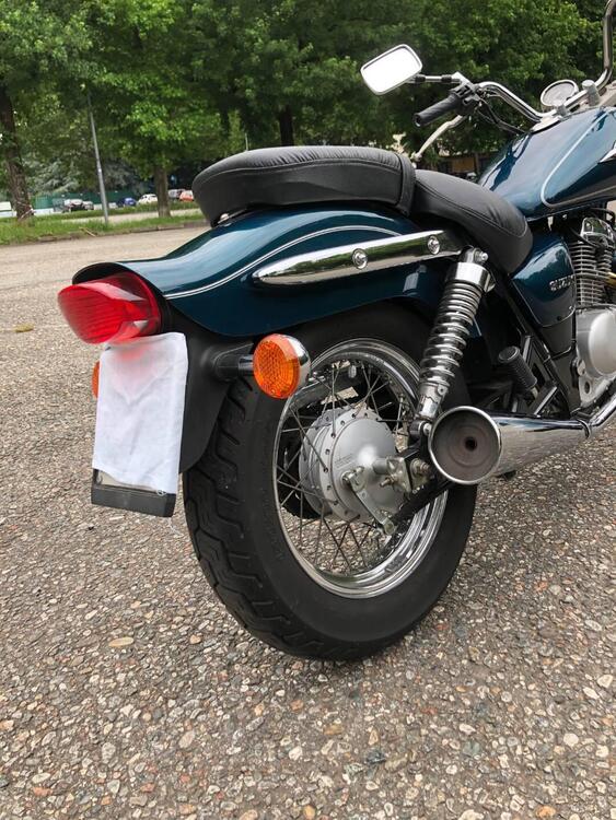 Suzuki Marauder GZ 125 (1998 - 03) (4)