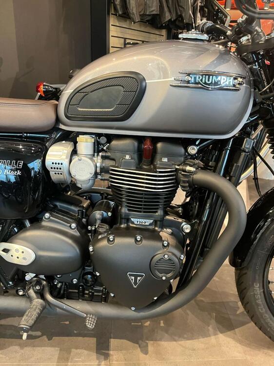 Triumph Bonneville T120 (2021 - 25) (4)