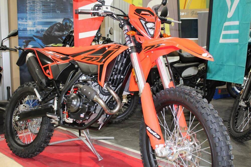 Betamotor RR 125 4T Enduro T (2025) (4)