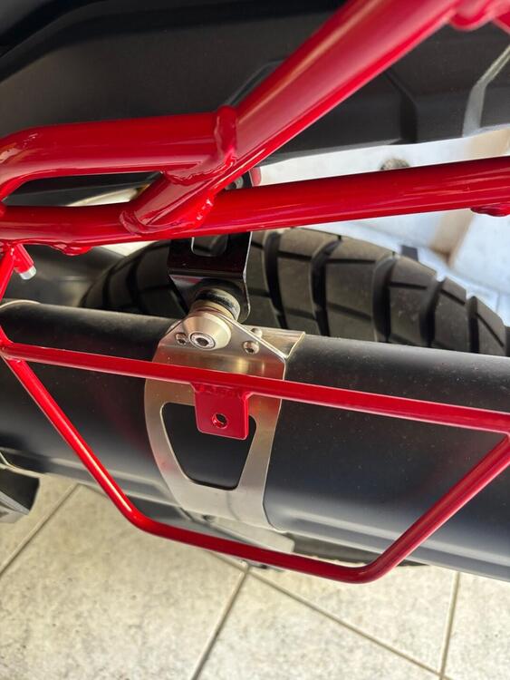 Moto Guzzi V85 TT Evocative Graphics (2021 - 23) (4)