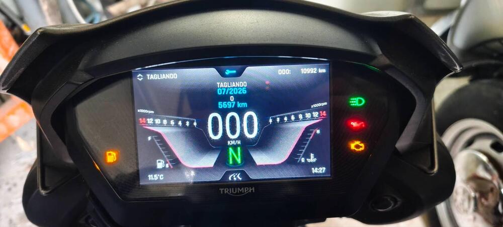 Triumph Street Triple RS (2020 - 22) (4)