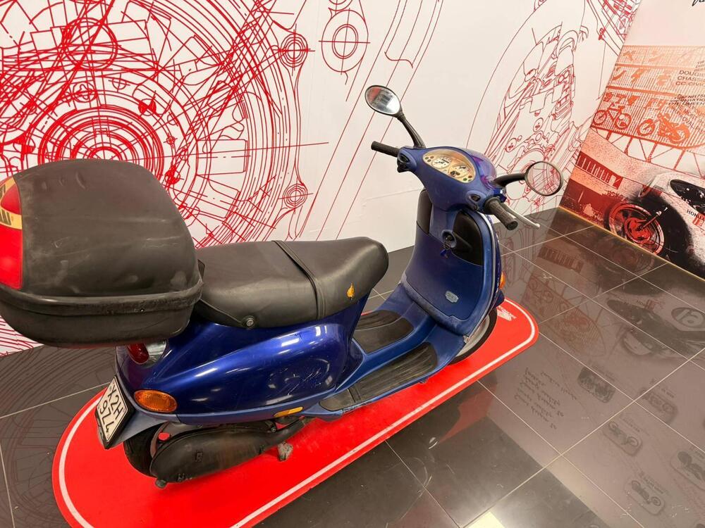 Piaggio Vespa 50 HP 4M (4)