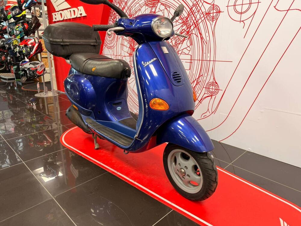 Piaggio Vespa 50 HP 4M (2)