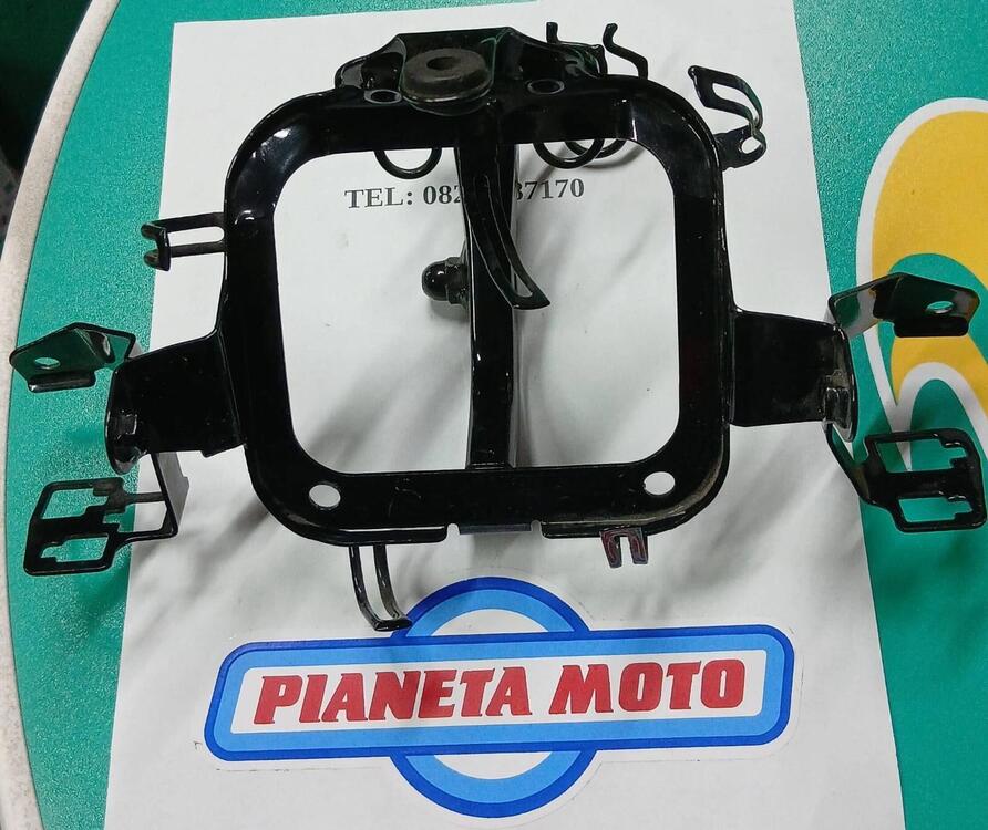 61320KBS900 supporto fanale NSR 125 Honda