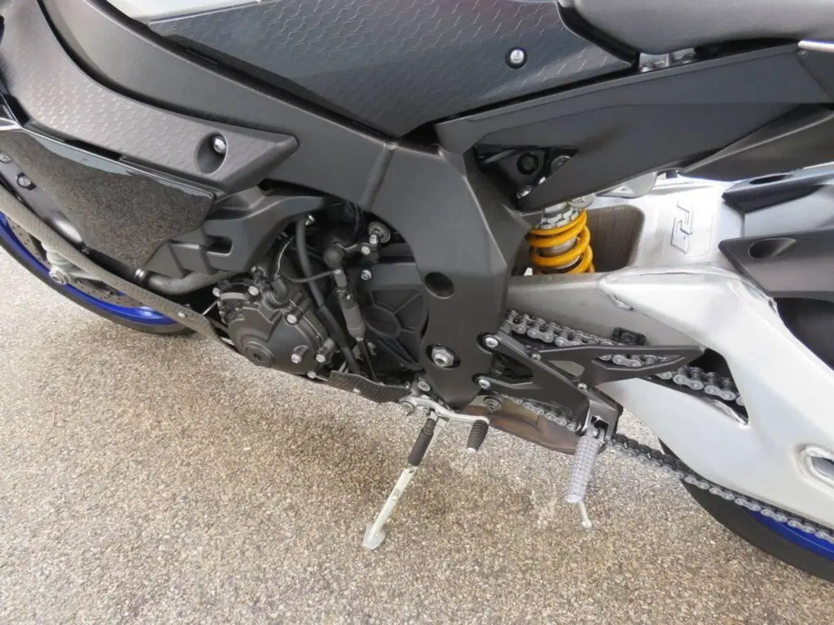 Yamaha YZF R1 M (2017 - 19) (14)